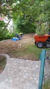 Einzeiler Lauffläche und Gartenanlage